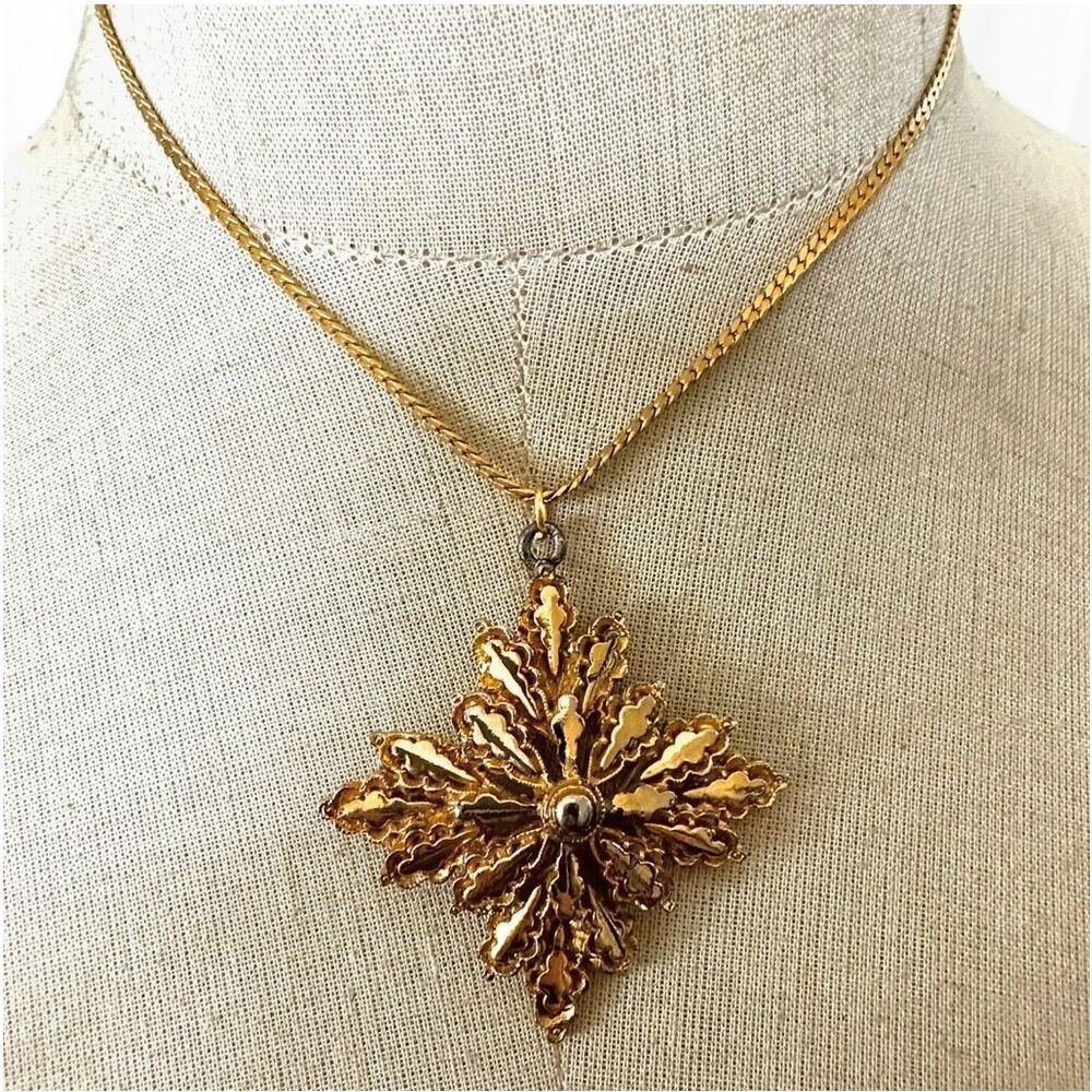 WEST Gold-plated  star vintage  pendant necklace